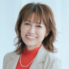 岡崎 朋美氏