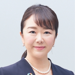 轟 麻衣子氏