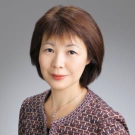 鎌田 由美子氏